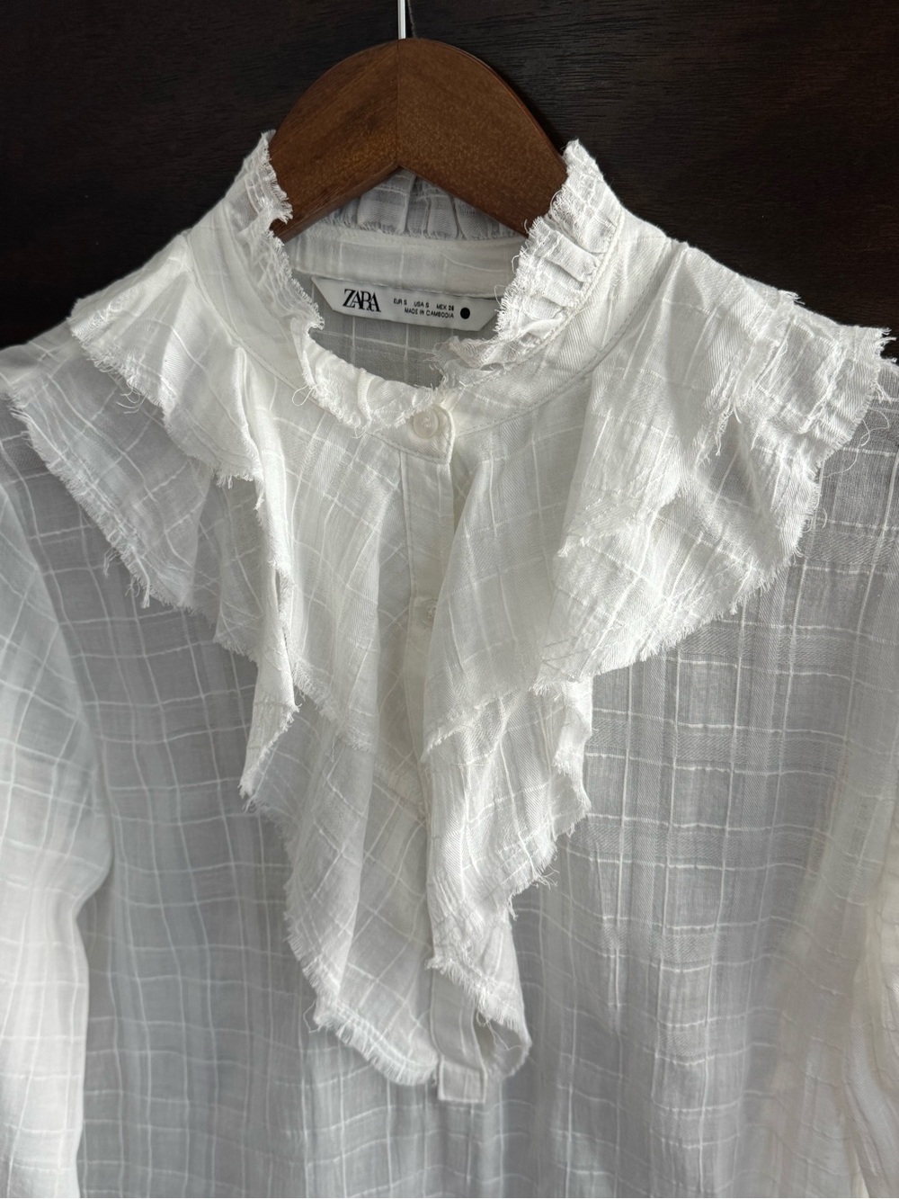 Zara White Ruffle Button down top - Picture 3 of 4